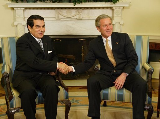2004年在白宮會見布希