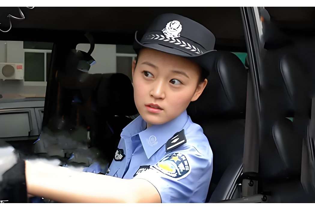 張薔(警匪劇《新警事》中的角色) 張薔(警匪劇《新警事》中的角色)