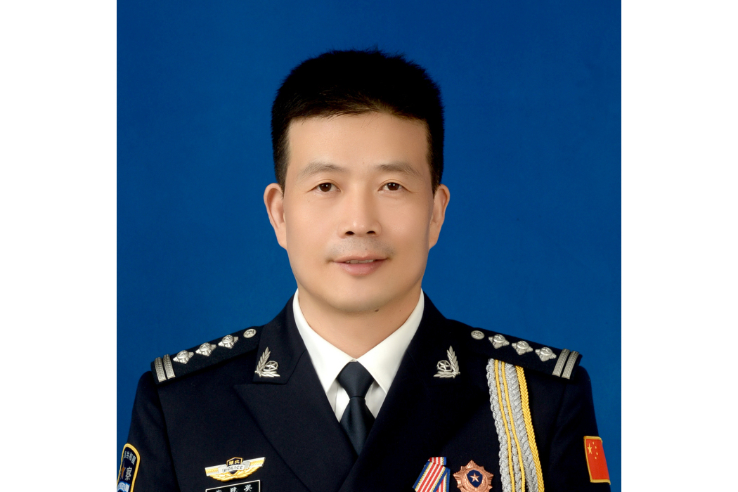 李建英(公安作家、客座教授) 李建英(公安作家、客座教授)