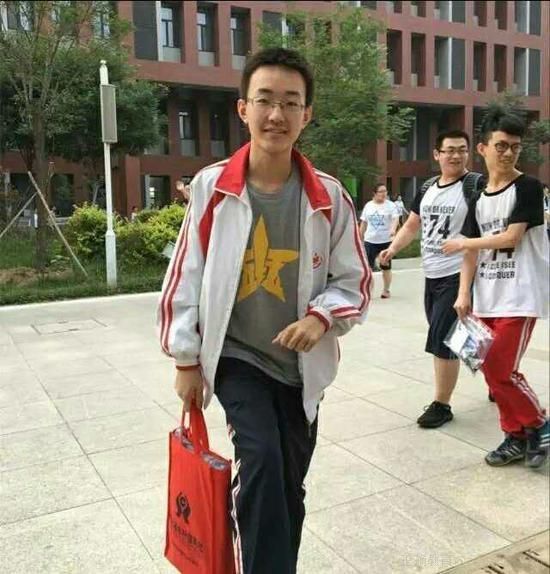 袁嘉瑋 袁嘉瑋