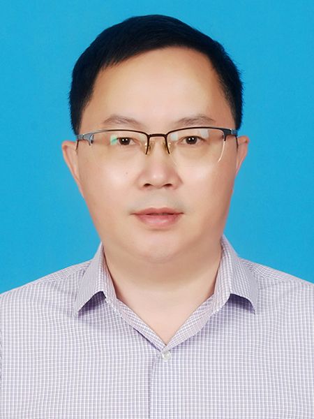 陳振華(海南省委教育工委委員,省教育廳黨組成員、副廳長) 陳振華(海南省委教育工委委員,省教育廳黨組成員、副廳長)