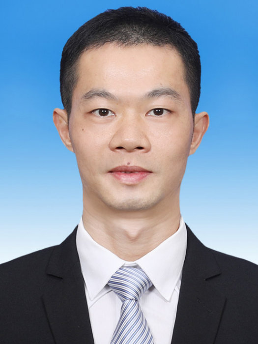 曾慶雲(廣東省東莞市石排鎮黨委委員、武裝部部長、一級主任科員) 曾慶雲(廣東省東莞市石排鎮黨委委員、武裝部部長、一級主任科員)