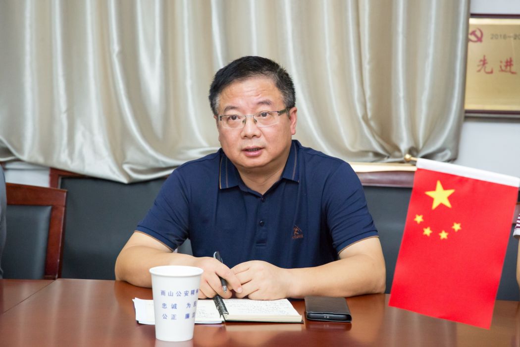 李光明(法治日報社駐安徽記者站站長) 李光明(法治日報社駐安徽記者站站長)