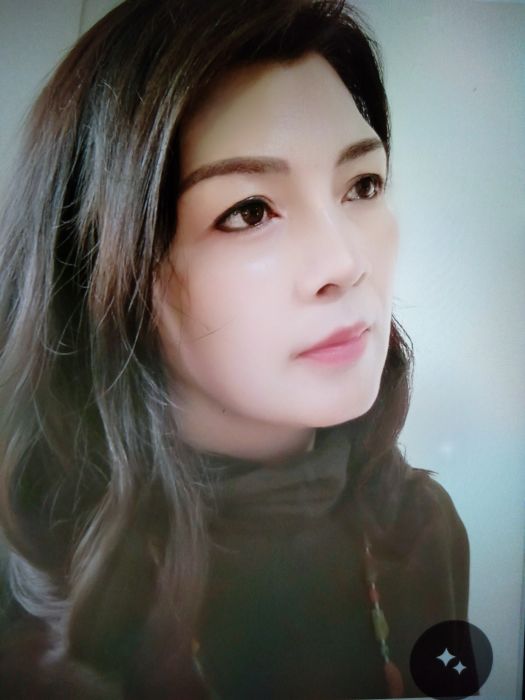 劉春芳(中國女畫家協會會員) 劉春芳(中國女畫家協會會員)
