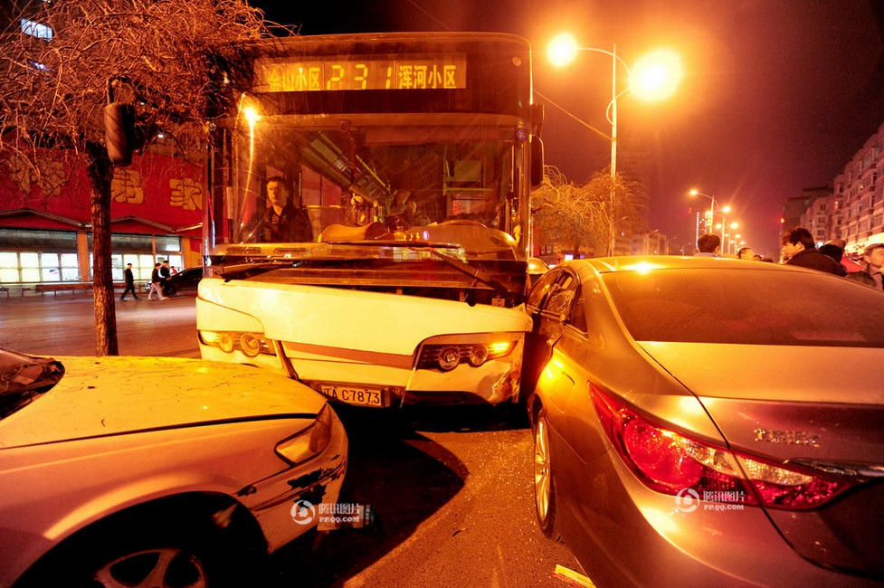 3·22瀋陽公交乘客搶奪司機方向盤事件