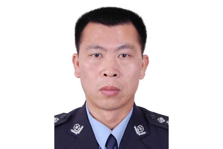 王偉(惠州市公安局交通警察支隊高速公路一大隊東延線執勤組原一級警長)