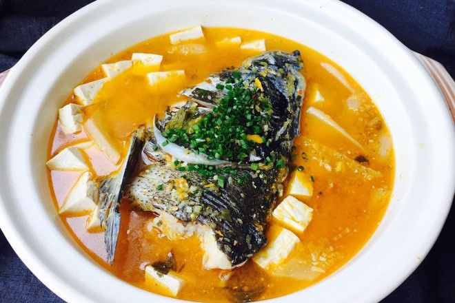 酸辣魚頭煲 酸辣魚頭煲