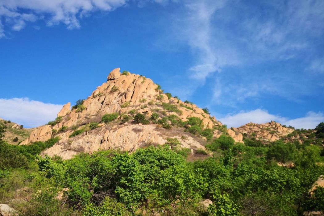 背砬子山 背砬子山