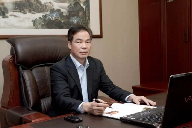 王雲富(東港工貿集團有限公司董事長、集團公司總裁) 王雲富(東港工貿集團有限公司董事長、集團公司總裁)