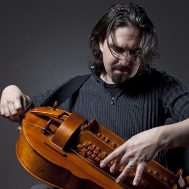 貝爾·麥克里里(Bear McCreary) 貝爾·麥克里里(Bear McCreary)