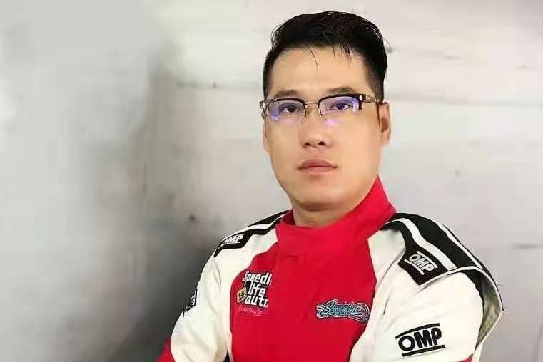 張鑫(天津晟航漂移車隊創始人) 張鑫(天津晟航漂移車隊創始人)