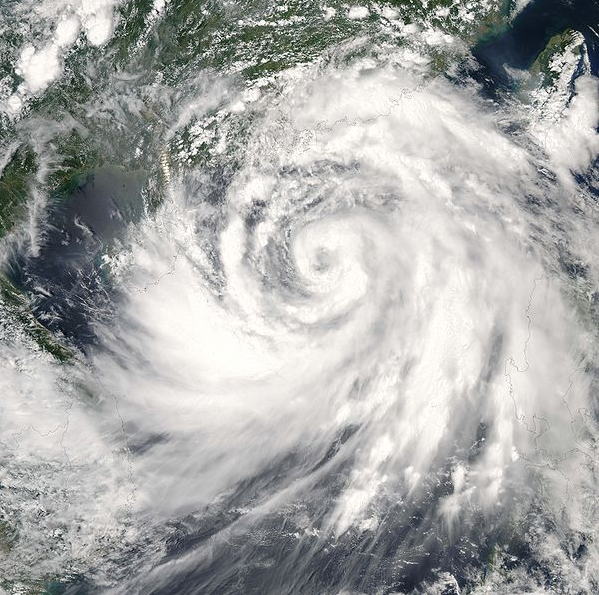 颱風派比安 衛星雲圖