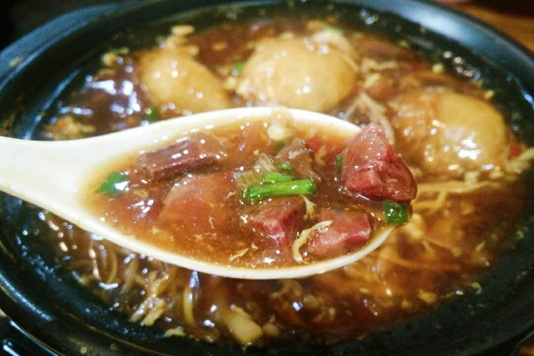 牛肉酸辣湯