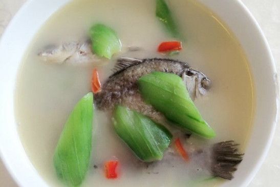 鯽魚絲瓜湯 鯽魚絲瓜湯