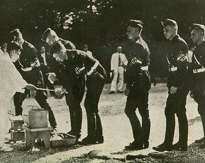 1938年訪問日本的希特勒青年團團員