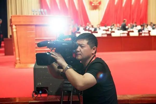 張偉(合肥市廣播電視台電視時政新聞部記者)