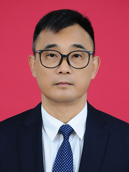 張同華(浙江省杭州市餘杭區教育局黨委副書記、副局長) 張同華(浙江省杭州市餘杭區教育局黨委副書記、副局長)