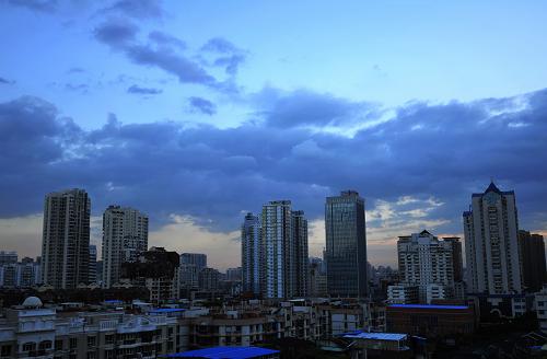 9月8日福建廈門市的天空雲團開始堆積