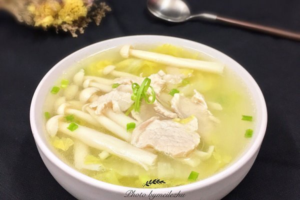 菌菇肉片湯 菌菇肉片湯
