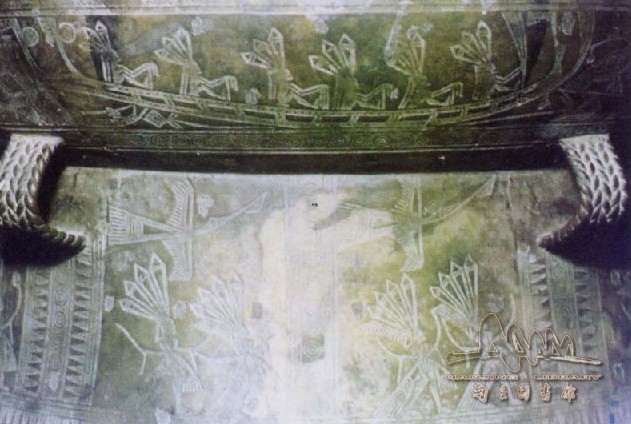 廣西銅鼓上的龍船浮雕