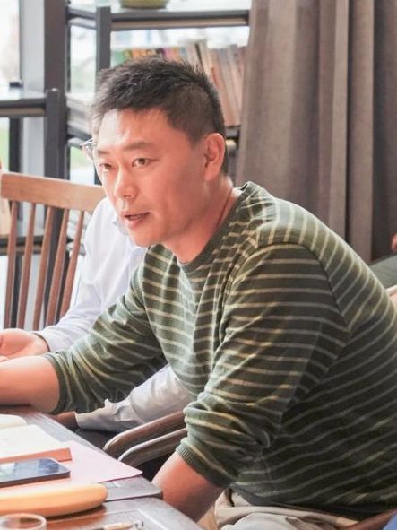 丁亮(東南大學體育系黨總支委員、研究生秘書) 丁亮(東南大學體育系黨總支委員、研究生秘書)