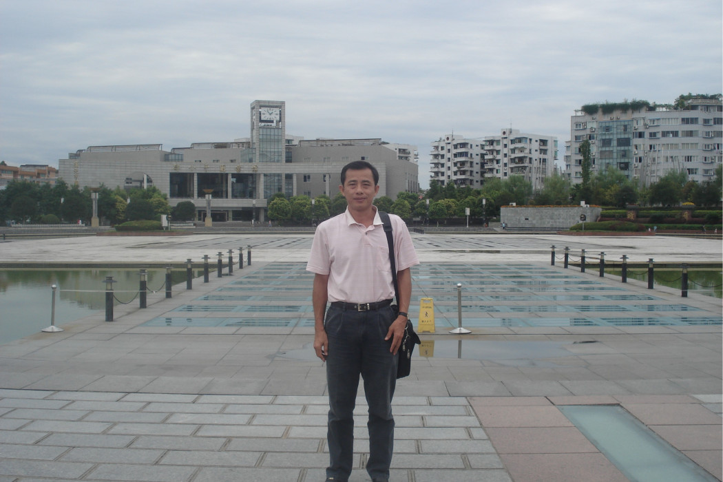陳誠(海南熱帶海洋學院商學院黨委書記) 陳誠(海南熱帶海洋學院商學院黨委書記)