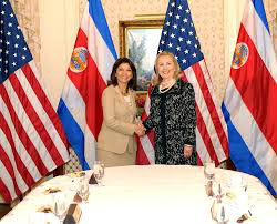 欽奇利亞與美國國務卿希拉蕊·柯林頓