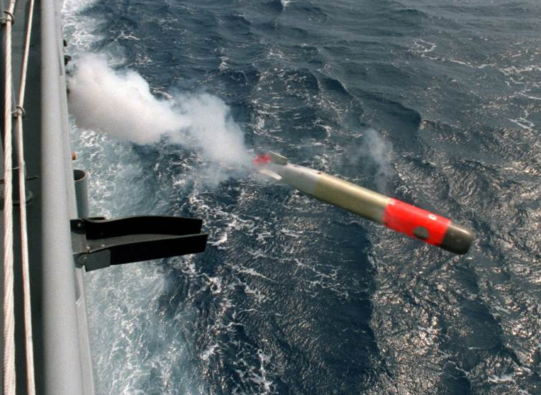 發射Mk-46魚雷