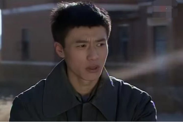 張鋼(年代劇《小姨多鶴》中的角色) 張鋼(年代劇《小姨多鶴》中的角色)