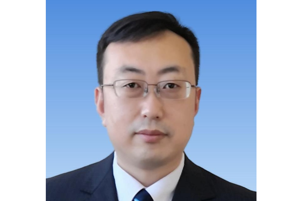 鄒德波(山東省千佛山醫院脊柱外科主任醫師) 鄒德波(山東省千佛山醫院脊柱外科主任醫師)