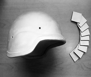 漢麻稈芯粉製成的新型防彈頭盔