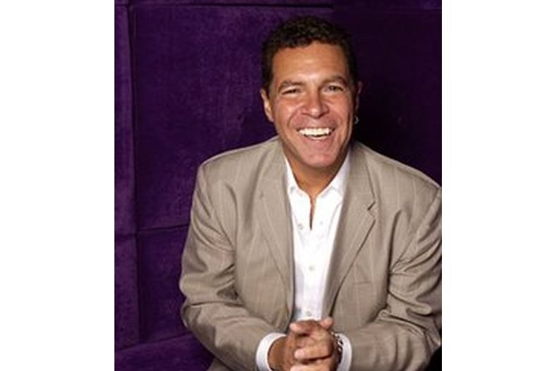 Clint Holmes