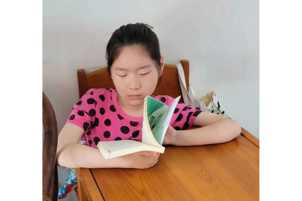 王藝璇(自幼罹患脊髓性肌萎縮症的遼寧學生)