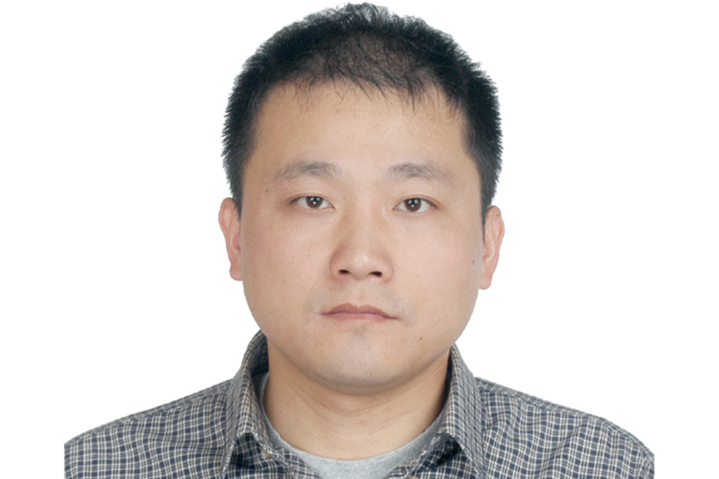 屈洪春 屈洪春