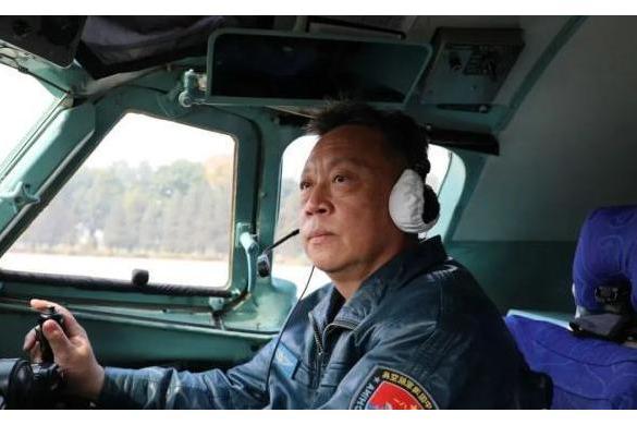 李俊傑(北部戰區海軍航空兵某部原特級飛行員) 李俊傑(北部戰區海軍航空兵某部原特級飛行員)