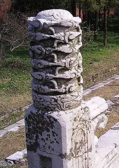 鳳紋望柱石雕