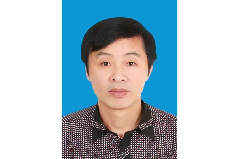 何正坤(中國作家協會會員) 何正坤(中國作家協會會員)