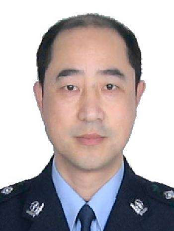 胡文立(河南省安陽市公安局常務副局長、黨委副書記) 胡文立(河南省安陽市公安局常務副局長、黨委副書記)