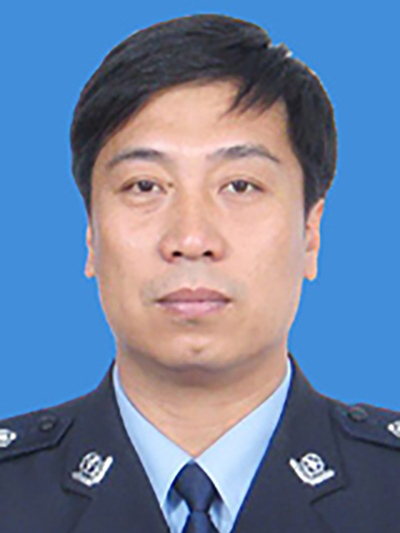 於江(遼寧省瀋陽市新民市公安局黨組成員、政治處主任) 於江(遼寧省瀋陽市新民市公安局黨組成員、政治處主任)