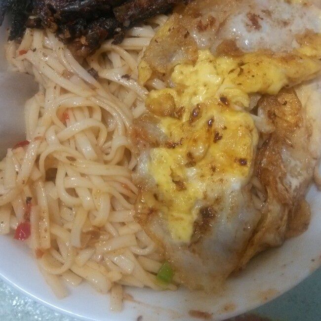 煎蛋炒麵 煎蛋炒麵