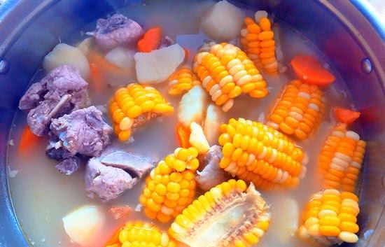 補氣玉米排骨湯