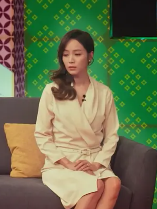 葉雨宸(愛情電影《大約在冬季》中由侯佩岑飾演的角色,齊嘯前妻) 葉雨宸(愛情電影《大約在冬季》中由侯佩岑飾演的角色,齊嘯前妻)