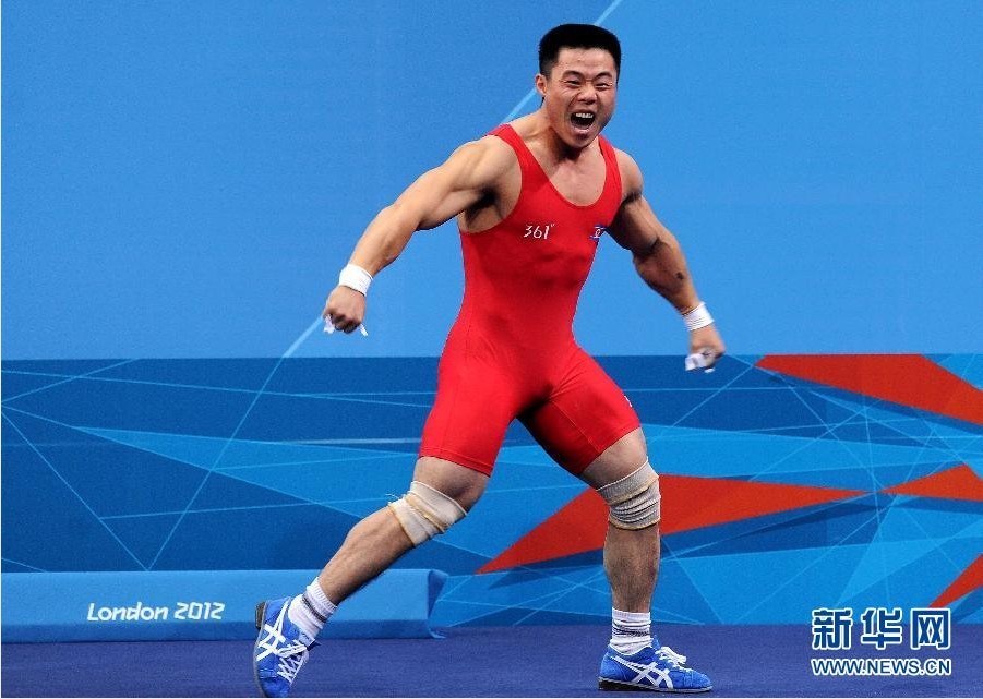 朝鮮選手金恩國在打破記錄後慶祝