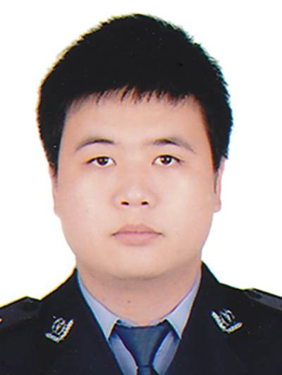 尹恆(湖南省懷化市洪江區公安局黨委委員、政工室主任) 尹恆(湖南省懷化市洪江區公安局黨委委員、政工室主任)
