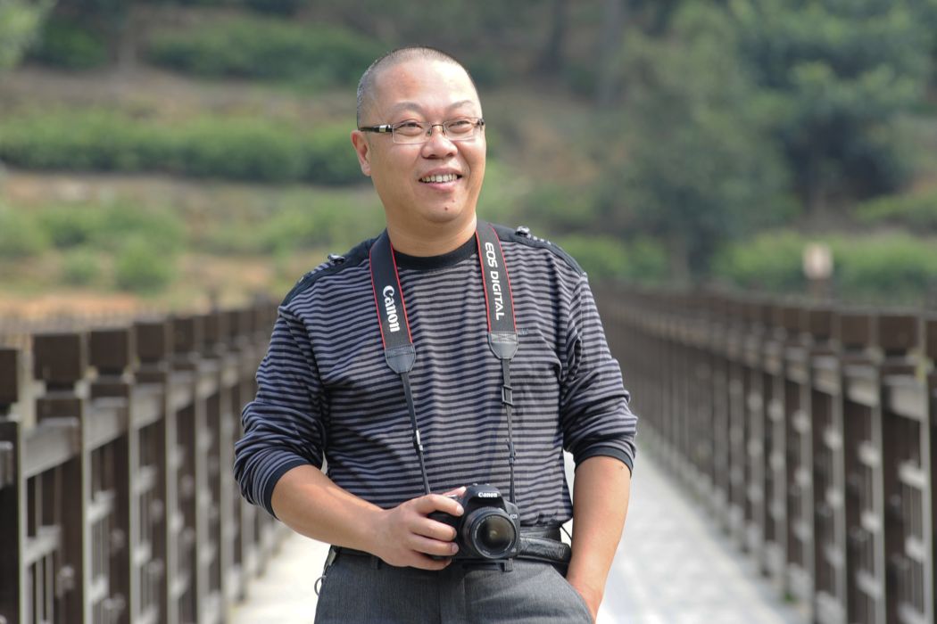 鮑育偉 鮑育偉