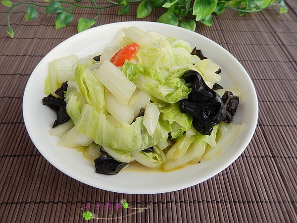 黑白菜(木耳炒白菜的俗稱)