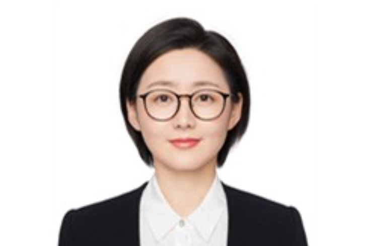 李彬(東華大學旭日工商管理學院專業學位教育中心行政管理人員)