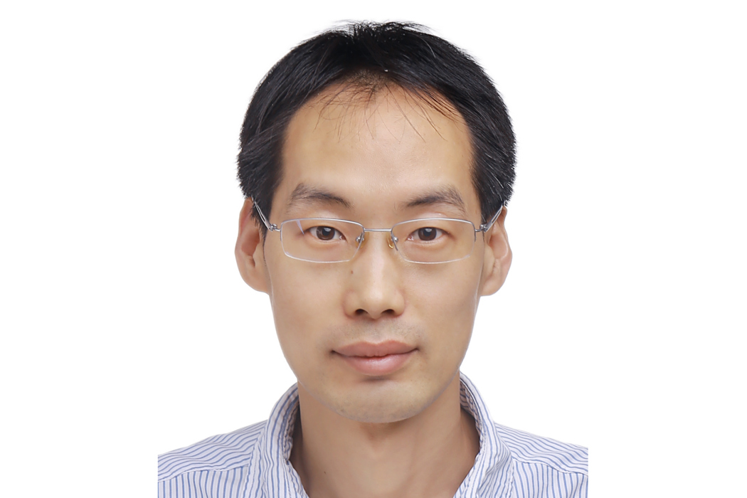 鄭紅星(上海大學材料科學與工程學院研究員,博士生導師) 鄭紅星(上海大學材料科學與工程學院研究員,博士生導師)