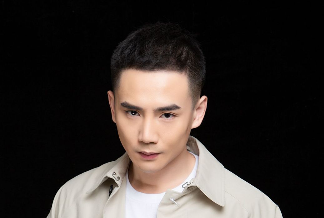 王嘉逸(演員) 王嘉逸(演員)