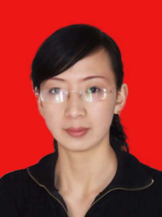 盧英(中衛市海原縣人民醫院手術室科護士長) 盧英(中衛市海原縣人民醫院手術室科護士長)
